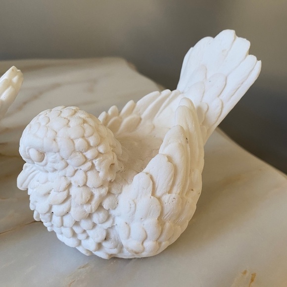 Pair of Two White Alabaster Lovebird Dove Figurines Vintage - Picture 5 of 13